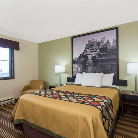 ซูเปอร์ 8 บาย วินด์แฮม โอแคลร์ I-94 Motel ภายนอก รูปภาพ