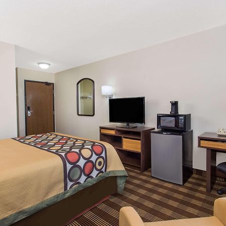ซูเปอร์ 8 บาย วินด์แฮม โอแคลร์ I-94 Motel ภายนอก รูปภาพ