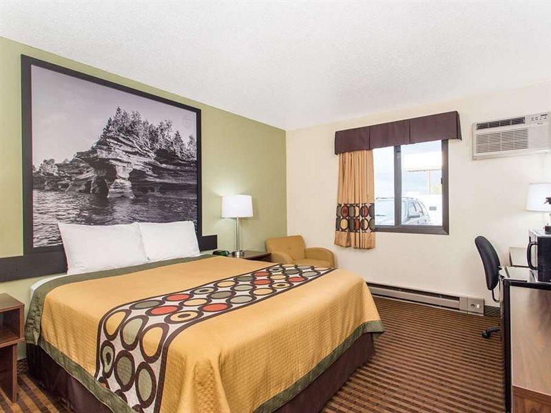 ซูเปอร์ 8 บาย วินด์แฮม โอแคลร์ I-94 Motel ภายนอก รูปภาพ