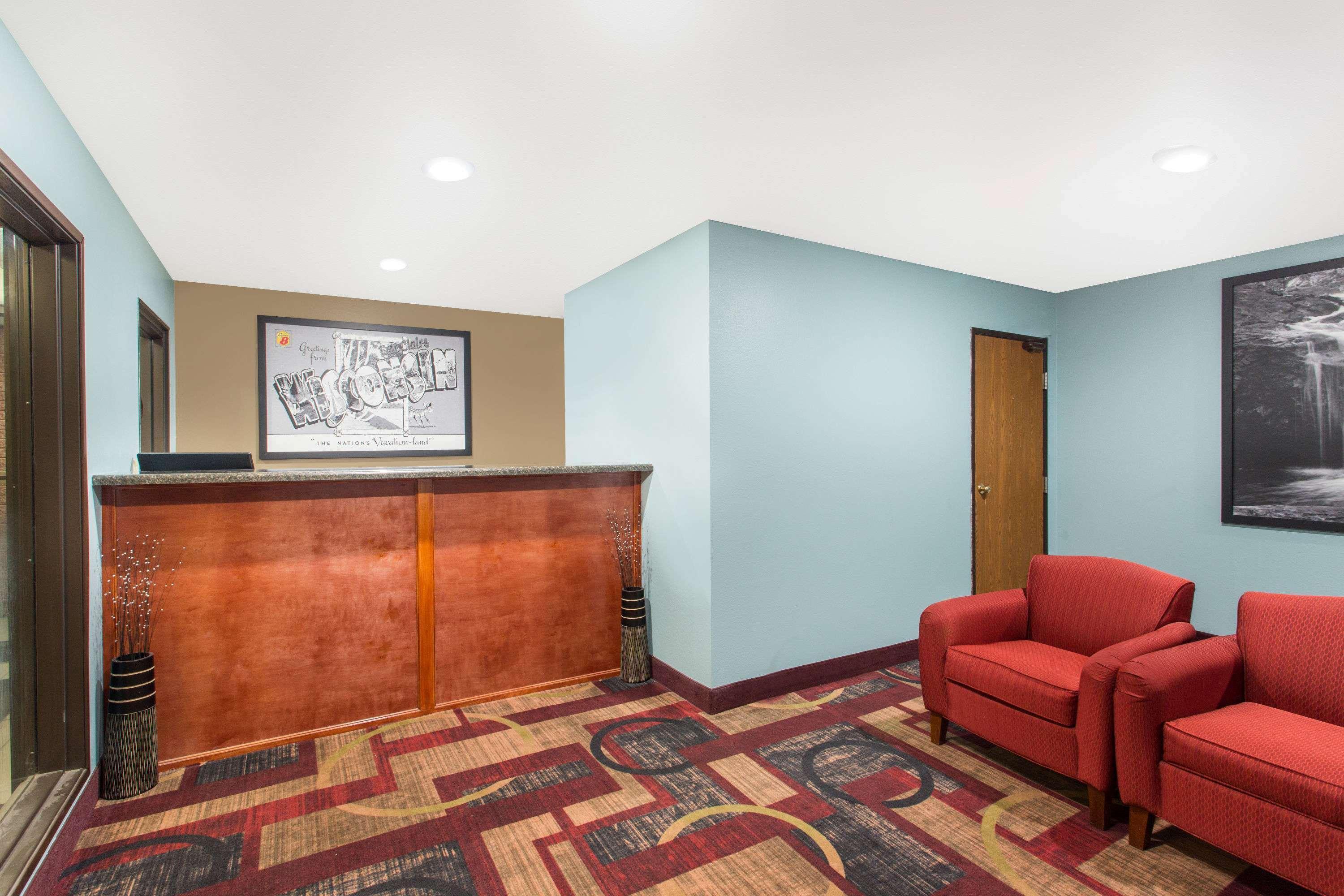 ซูเปอร์ 8 บาย วินด์แฮม โอแคลร์ I-94 Motel ภายนอก รูปภาพ